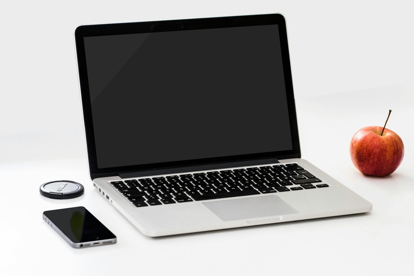 Ordinateur et téléphone pour mesurer les Core Web Vitals