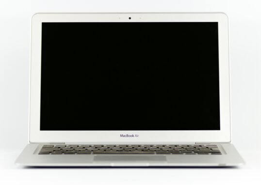 Ordinateur portable pour suivre les core updates Google